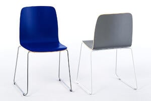 Der Stuhl Manila KU in der Vorder- und Rückansicht